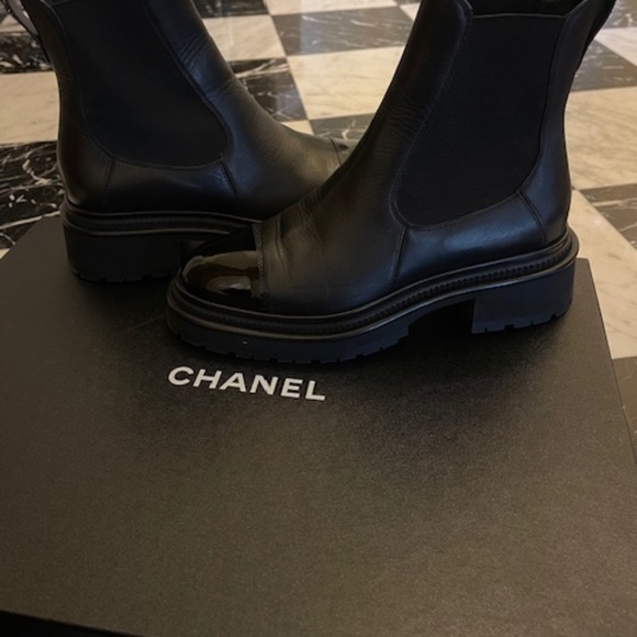 Chanel Calfskin Patent Cap Toe Ankle Boots 38 Black - Picture 5 of 16